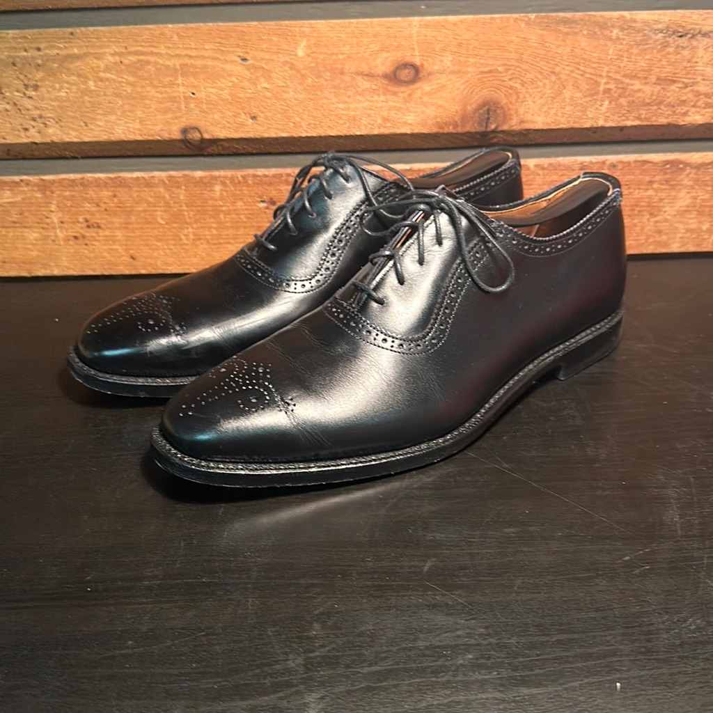 Like Brand New Allen Edmond Oxfords